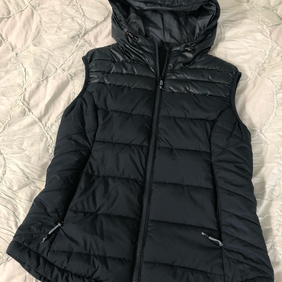H&M Jackets & Blazers - NWOT H&M Sport Hooded Puffer Vest Small